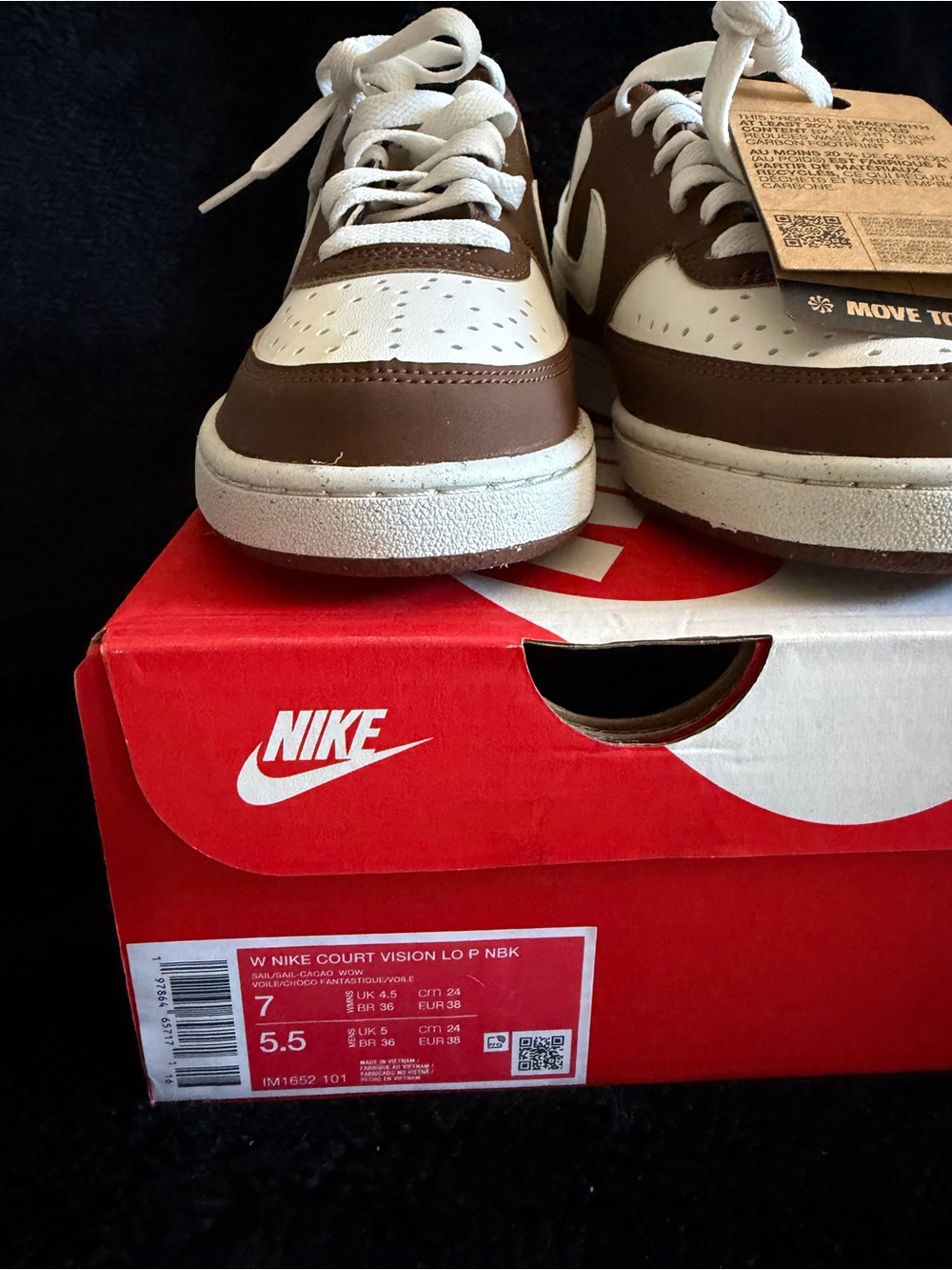 Nike Low-Top Sneakers in Brown and White - Picture 4 of 4